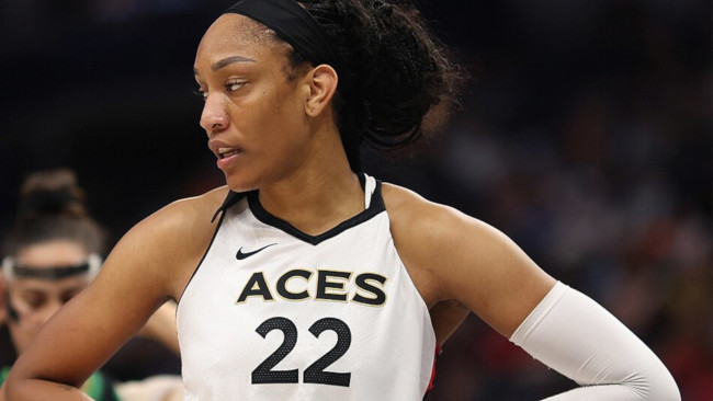 Η σταρ των Las Vegas Aces, A'ja Wilson, σπάει το ρεκόρ ως η καλύτερα αμειβόμενη παίκτρια του WNBA στην ιστορία, η πρώτη που κέρδισε πάνω από ένα εκατομμύριο δολάρια