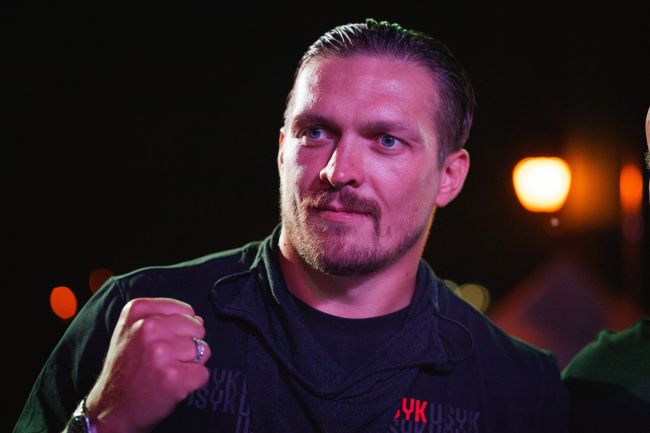 Ο πρωταθλητής βαρέων βαρών Oleksandr Usyk ανακοινώνει ότι θα παίξει ποδόσφαιρο αφού αποσυρθεί από την πυγμαχία