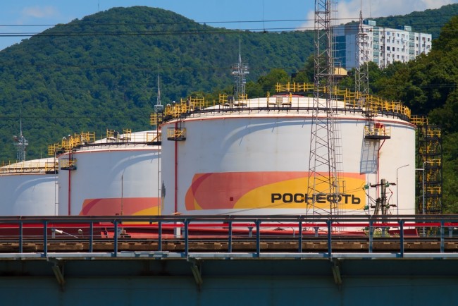 Γιατί ο Τραμπ μόλις επέβαλε κυρώσεις στους κορυφαίους πετρελαϊκούς γίγαντες της Ρωσίας και πώς θα μπορούσε να επηρεάσει τον πόλεμο στην Ουκρανία