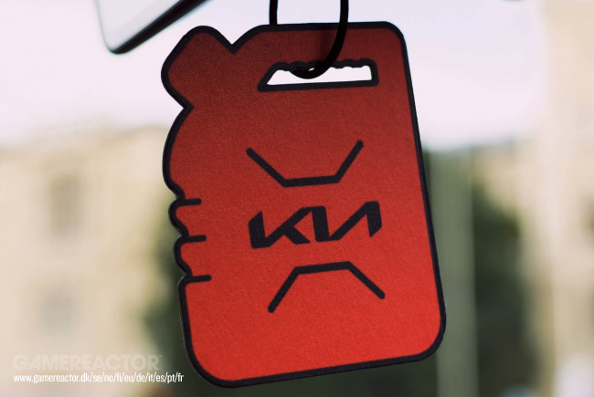 Η Kia μοιράζει αποσμητικά χώρου που μυρίζουν βενζίνη στους νέους πελάτες της EV