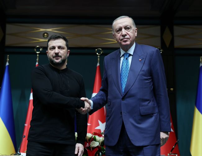 Η Τουρκία προσφέρεται να φιλοξενήσει νέες συνομιλίες μεταξύ Ρωσίας και Ουκρανίας