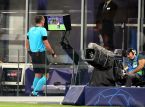 &Eta; UEFA &kappa;&upsilon;&kappa;&lambda;&omicron;&phi;ό&rho;&eta;&sigma;&epsilon; &beta;&iota;&beta;&lambda;&iota;&omicron;&theta;ή&kappa;&eta; &beta;ί&nu;&tau;&epsilon;&omicron; &gamma;&iota;&alpha; &nu;&alpha; &delta;&epsilon;ί&xi;&epsilon;&iota; &tau;&iota;&sigmaf; &sigma;&omega;&sigma;&tau;έ&sigmaf; &chi;&rho;ή&sigma;&epsilon;&iota;&sigmaf; &tau;&omicron;&upsilon; VAR, &epsilon;&lambda;&pi;ί&zeta;&omicron;&nu;&tau;&alpha;&sigmaf; &nu;&alpha; &pi;&alpha;&rho;έ&chi;&epsilon;&iota; &mu;&epsilon;&gamma;&alpha;&lambda;ύ&tau;&epsilon;&rho;&eta; &sigma;&alpha;&phi;ή&nu;&epsilon;&iota;&alpha; &kappa;&alpha;&iota; &delta;&iota;&alpha;&phi;ά&nu;&epsilon;&iota;&alpha;