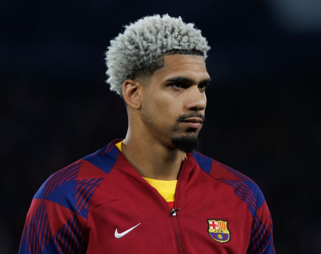 Ο αρχηγός της Μπάρτσα, Ρόναλντ Αραούχο, ζήτησε προσωρινή απουσία για να συνέλθει από το άγχος μετά από κριτικές