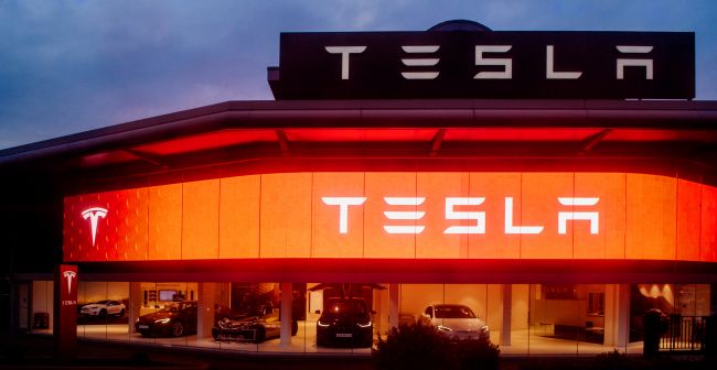 Ο Μασκ ισχυρίζεται ψευδώς ότι το Tesla FSD είναι 10 φορές πιο ασφαλές από την κανονική ανθρώπινη οδήγηση