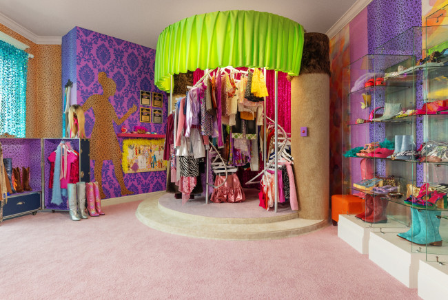Γιορτάστε τα 20 χρόνια της Hannah Montana μένοντας στο παραθαλάσσιο σπίτι του χαρακτήρα της Disney στο Μαλιμπού
