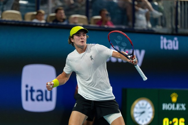 Ο Ζοάο Φονσέκα κατακτά τον μεγαλύτερο τίτλο της καριέρας του και εδραιώνεται στο top 30 του τένις