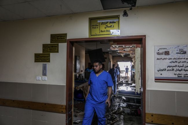 Θανατηφόρα ισραηλινή επίθεση πλήττει νοσοκομείο της Γάζας