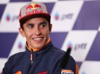 Ο Carlos Sainz θεωρεί τον Marc Márquez τον Ayrton Senna του MotoGP: "Ζώντας στο παρόν, δεν το συνειδητοποιούμε"