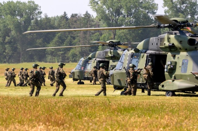 Η Γερμανία εγκρίνει αμυντικές δαπάνες ύψους 50 δισ. ευρώ