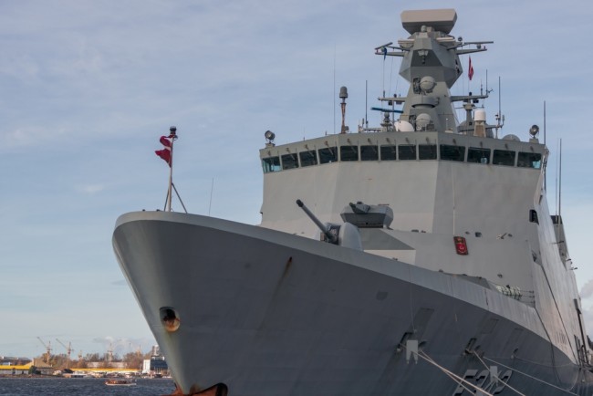 Αυτή η εμβληματική φρεγάτα που περιπολεί στα νερά της Κοπεγχάγης και του Amager στέλνει ένα σαφές μήνυμα στη Ρωσία... Και να γιατί