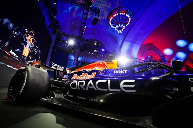 Η Red Bull κάνει το αδιανόητο και παρουσιάζει το μονοθέσιο F1 του 2026 με φρέσκο χρώμα