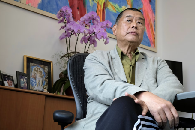 Ποιος είναι ο Τζίμι Λάι; Ο μεγιστάνας των μέσων ενημέρωσης του Χονγκ Κονγκ καταδικάστηκε σε 20 χρόνια φυλάκιση