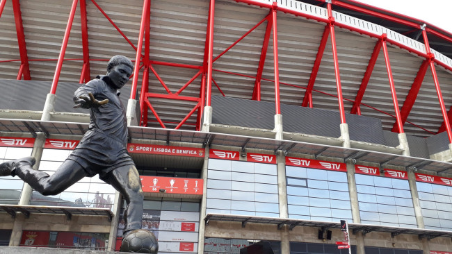 Η Μπενφίκα για άλλη μια φορά συμβολίζει τον Εουσέμπιο για να υπερασπιστεί τις ρατσιστικές κατηγορίες μετά το περιστατικό του Πρεστιάνι-Βινίσιους