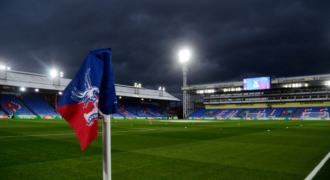 Η Κρίσταλ Πάλας ετοιμάζεται να χάσει δύο βασικά άτομα, καθώς ο Όλιβερ Γκλάσνερ επιβεβαιώνει την πρόθεσή του να αποχωρήσει και τη μεταγραφή του Μαρκ Γκουέχι σε «τελικά στάδια»