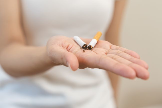 Το Ηνωμένο Βασίλειο εγκρίνει ισόβια απαγόρευση αγοράς καπνού για όλους όσους γεννήθηκαν μετά το 2008, αυξάνοντας τη νόμιμη ηλικία για την αγορά τσιγάρων κάθε χρόνο