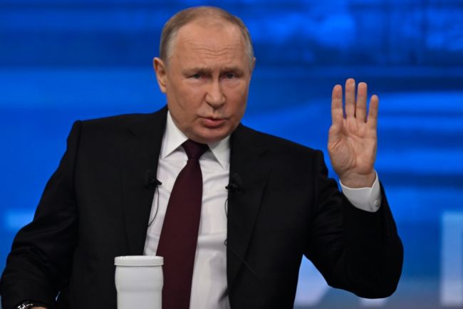 Η Ρωσία εξαπολύει μια από τις μεγαλύτερες επιθέσεις ολόκληρου του πολέμου σε αρκετές περιοχές της Ουκρανίας