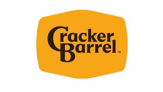 Η αμερικανική μάρκα εστίασης Cracker Barrel επαναφέρει το παλιό λογότυπο μετά από σοβαρές αντιδράσεις
