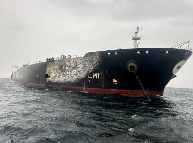 Το Ιράν χτυπά γιγαντιαίο πετρελαιοφόρο κοντά στο Ντουμπάι