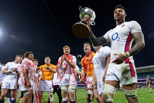 Διαμάχη με την ομάδα κρίκετ της Αγγλίας καθώς πιάνονται να πίνουν μεταξύ των αγώνων Ashes