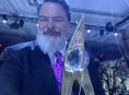 &Omicron; Tim Schafer έ&lambda;&alpha;&beta;&epsilon; &tau;&omicron; &beta;&rho;&alpha;&beta;&epsilon;ί&omicron; AIAS Hall of Fame &gamma;&iota;&alpha; &tau;&eta;&nu; &epsilon;&nu;&tau;&upsilon;&pi;&omega;&sigma;&iota;&alpha;&kappa;ή &sigma;&upsilon;&mu;&beta;&omicron;&lambda;ή &tau;&omicron;&upsilon; &sigma;&tau;&alpha; &beta;&iota;&nu;&tau;&epsilon;&omicron;&pi;&alpha;&iota;&chi;&nu;ί&delta;&iota;&alpha;
