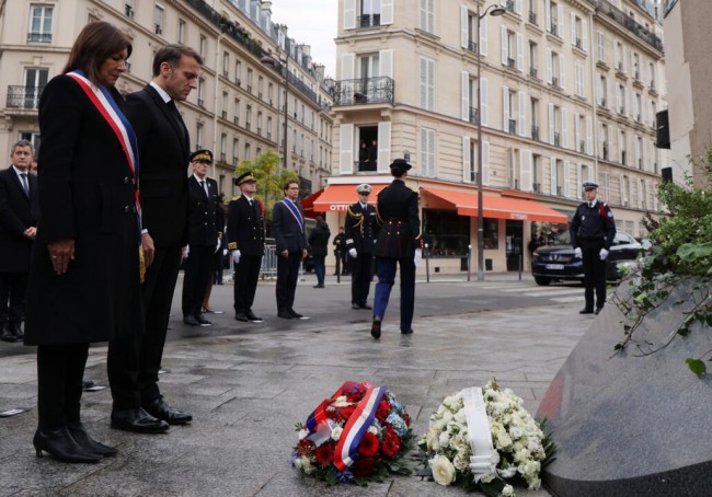 🔴 WATCH LIVE: Το Παρίσι επιτίθεται σε τελετές μνήμης (όλα σε ένα μέρος)