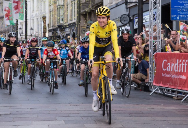 Δύο μήνες μετά τη συνταξιοδότησή του, ο πρώην ποδηλάτης Geraint Thomas διορίστηκε διευθυντής αγώνων στην Ineos Grenadiers