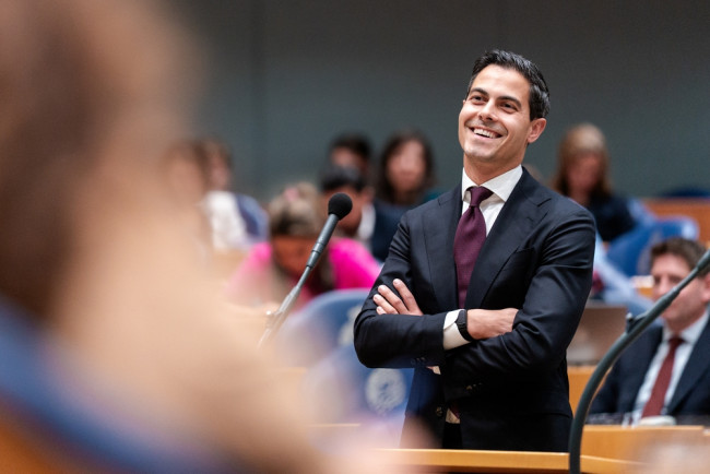 Ο Ρομπ Τζέτεν γίνεται ο νεότερος πρωθυπουργός της Ολλανδίας