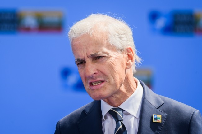 Ο Jonas Gahr Stoere «δεν μπορεί να προσδιορίσει» τη ρωσική συμμετοχή σε θεάσεις drone που έκλεισαν τα αεροδρόμια της Κοπεγχάγης και του Όσλο