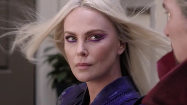 Η Charlize Theron λέει ότι η τεχνητή νοημοσύνη μπορεί να κάνει τη δουλειά του Timothée Chalamet σε 10 χρόνια
