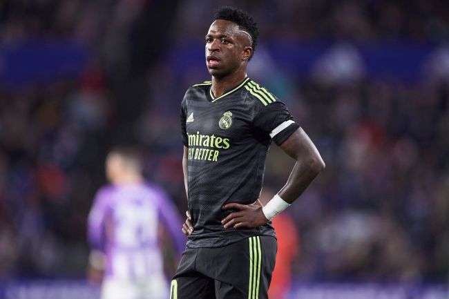 Ο Τόνι Κρόος συμπάσχει με τον Βινίσιους μετά την οργή του: «Κανείς δεν μπορεί να κρίνει ή να φανταστεί αυτό το συναίσθημα»