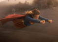 Supergirl &xi;&epsilon;&pi;&epsilon;&rho;&nu;ά &tau;&alpha; 100 &epsilon;&kappa;&alpha;&tau;&omicron;&mu;&mu;ύ&rho;&iota;&alpha; &delta;&omicron;&lambda;ά&rho;&iota;&alpha; &sigma;&tau;&omicron; box office, &upsilon;&phi;ί&sigma;&tau;&alpha;&tau;&alpha;&iota; &pi;&tau;ώ&sigma;&eta; 74%