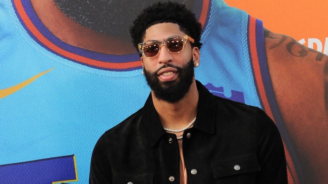 Ο Άντονι Ντέιβις θα πρέπει να φοράει ειδικά προστατευτικά γυαλιά για το υπόλοιπο της καριέρας του